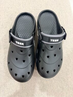 Kids Black Lightweight Clog Sandals with Adjustable Strap